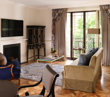 Фото The Dorchester 48