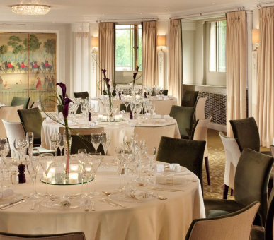 Фото The Dorchester 57