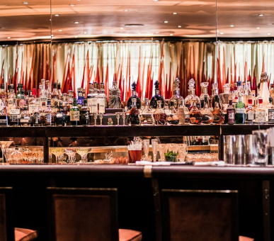 Фото The Dorchester 42