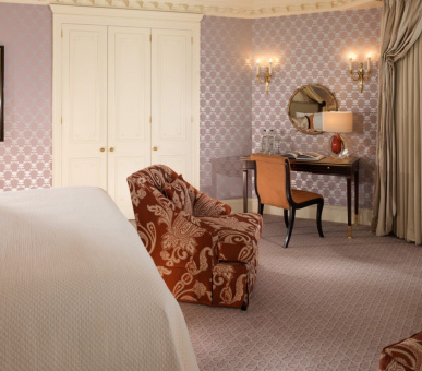 Фото The Dorchester 76