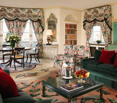 Фото The Dorchester 73