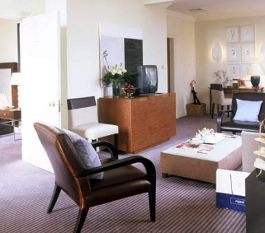 Фото The Balmoral 1