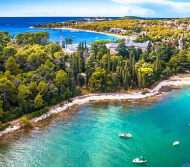 ІСТРІЙСЬКА РІВ'ЄРА З ХВАРОМ І РОВИНЕМ